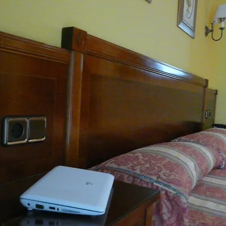 Idh Angel Hotel Oviedo